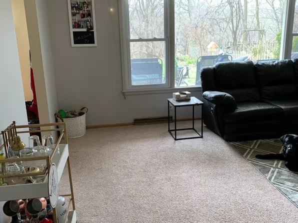 8441 Kenyon Ave, Wauwatosa, WI 53226