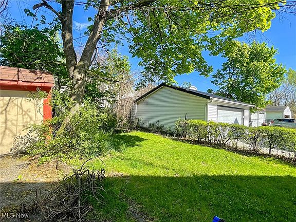 5th image of 3527 E 151st St