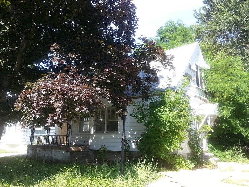 2nd image of 9602 Vaughan St