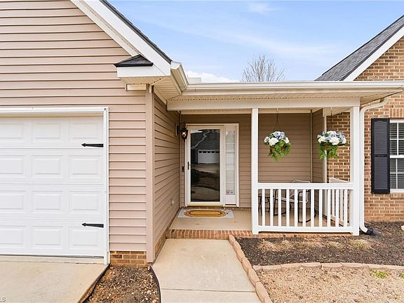 3rd image of 5010 Longridge Dr