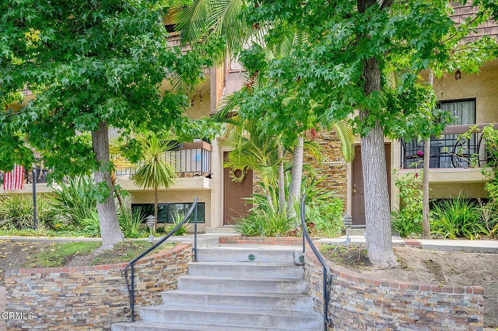 3 bed, 3.0 bath, 1593 sqft, $4,500 — Photo 1