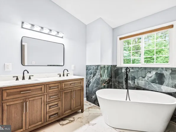601 Twin Brook Ln, Stafford, VA 22554