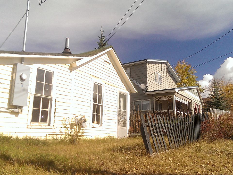 1st image of 428 E 2nd St