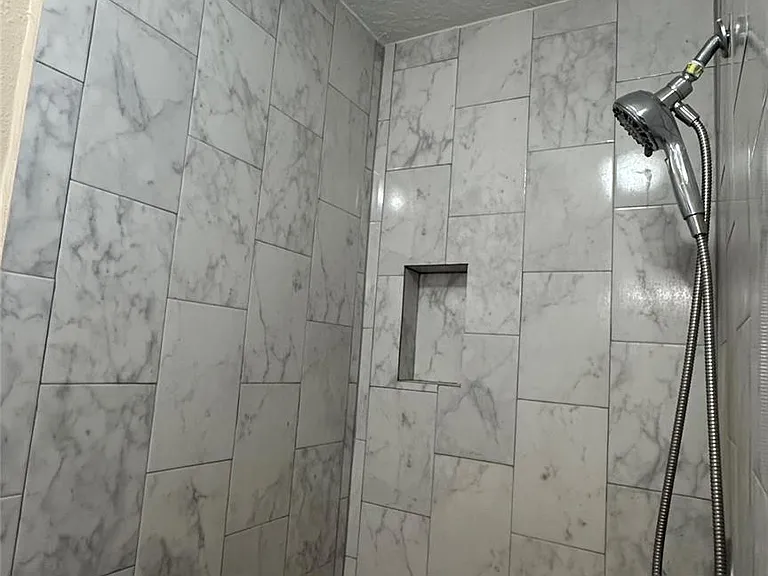 11503 Briar Forest Dr — Photo 37