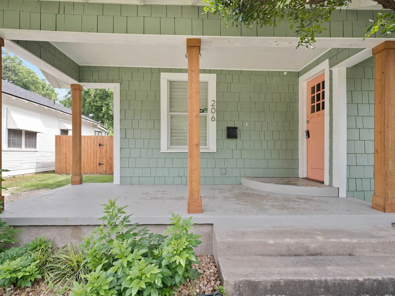 2 bed, 1272 sqft, $1,700 — Photo 4