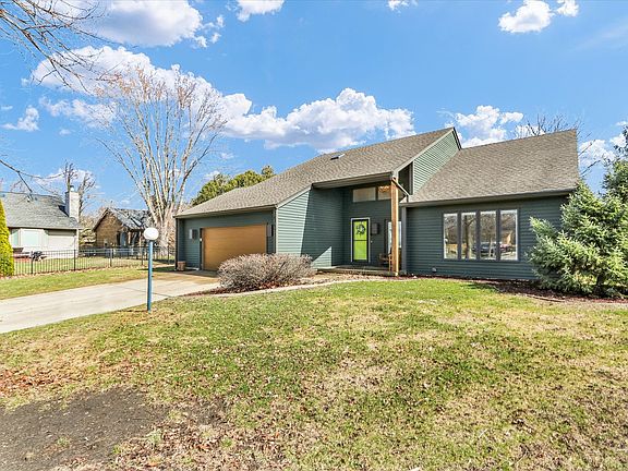 3rd image of 2104 Morningview Pl