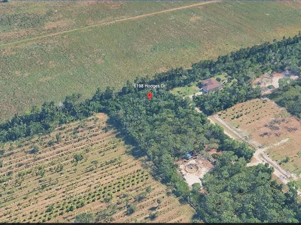 6198 Hodges Dr, Bokeelia, FL 33922