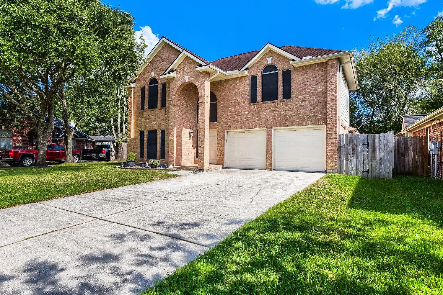 3 bed, 2.5 bath, 2494 sqft, $2,500 — Photo 1