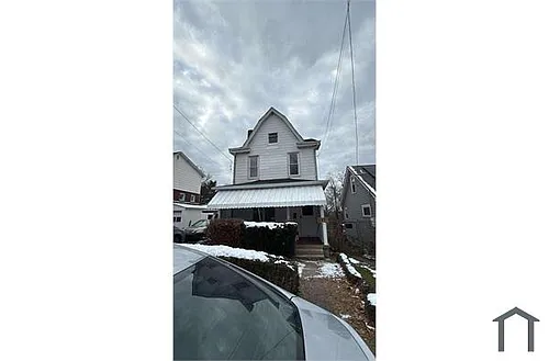 537 McCully St Photo 1