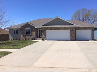 2813 Ruthann Cir, Norfolk, NE 68701