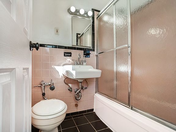 5th image of 57 W 84th St APT 3C