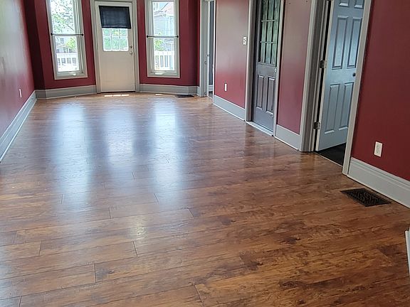 5th image of 44 Woodside Ave Floor 2