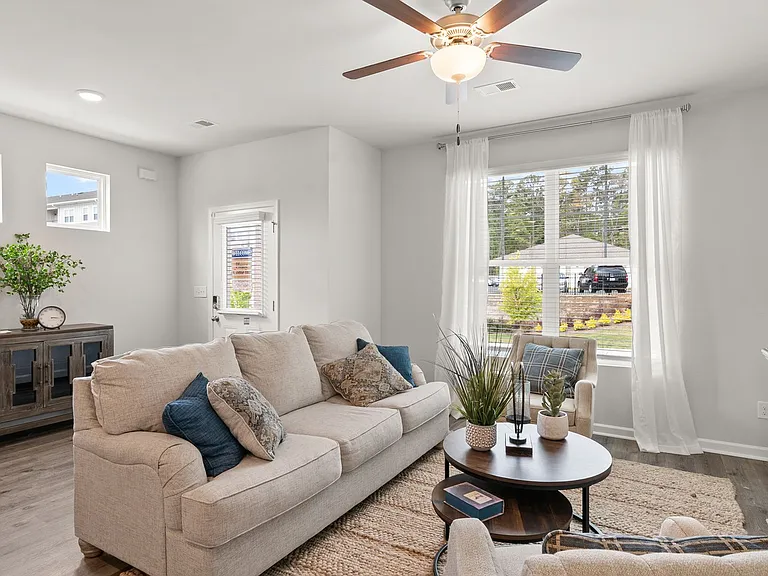 1015 Harden Dr NW — Photo 24