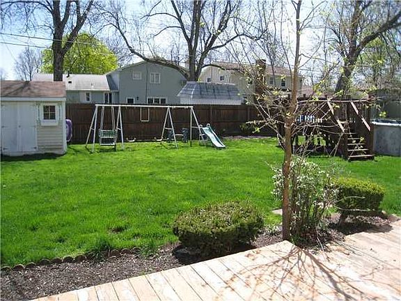 3rd image of 266 Cottonwood Dr