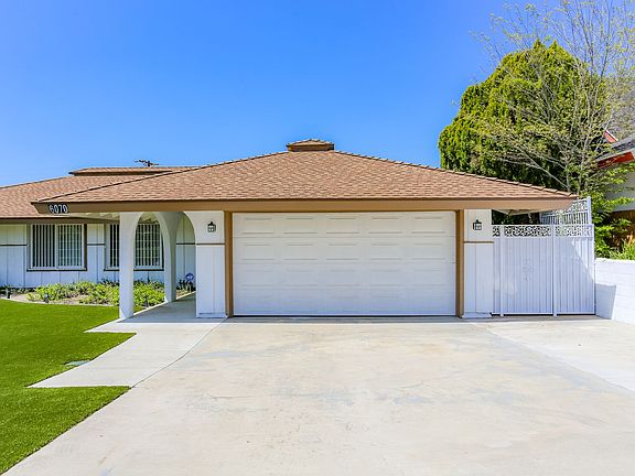 2nd image of 6070 Blythe St