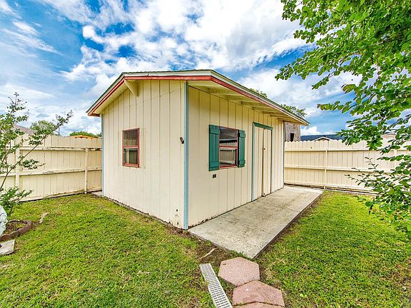 5th image of 1406 Cottage Dr