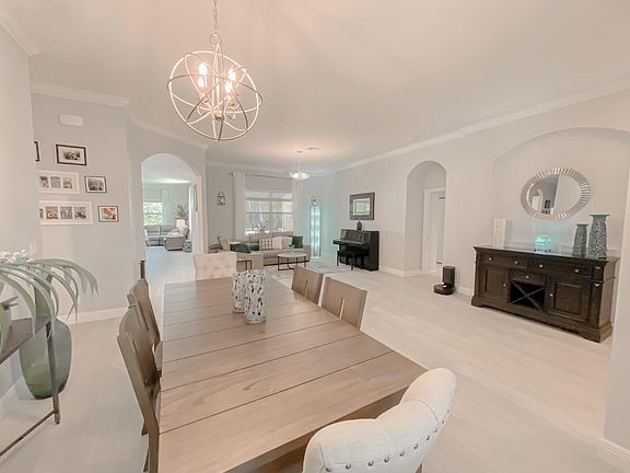 3rd image of 235 NE Abaca Way