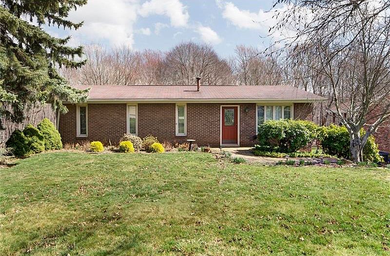 1st image of 215 David Dr
