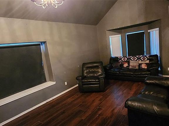5th image of 4125 Gyr St
