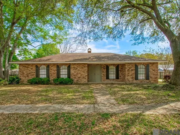 5634 Tee Dr, Zachary, LA 70791