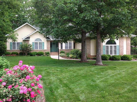 3rd image of 130 Vinita Ln