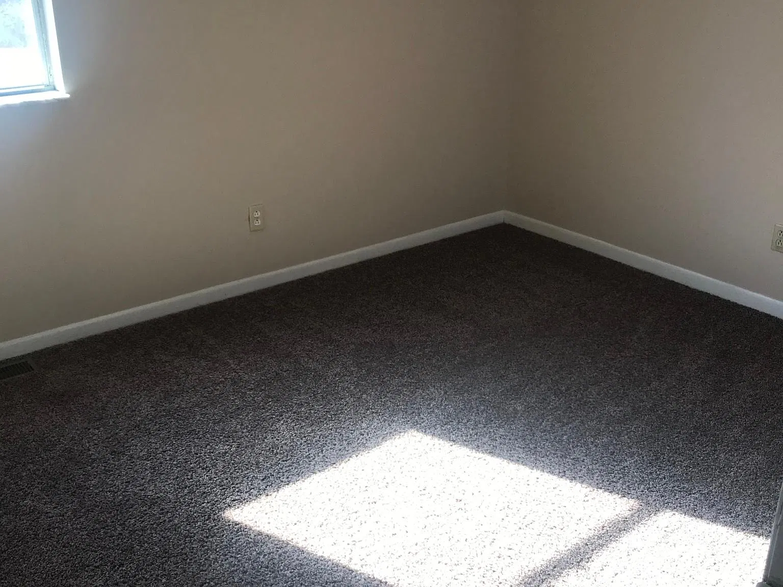 3 bed, 1008 sqft, $925 — Photo 3