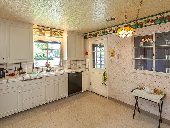 5th image of 3117 Bonnie Ln