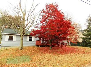 11 W Beach St, Westerly, RI 02891