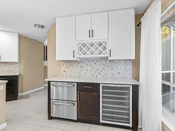 4th image of 23458 Torre Cir