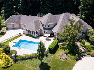 12503 Ernst Rd, Roanoke, IN 46783