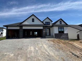612 Rock Ridge Rd, Tiffin, IA 52340