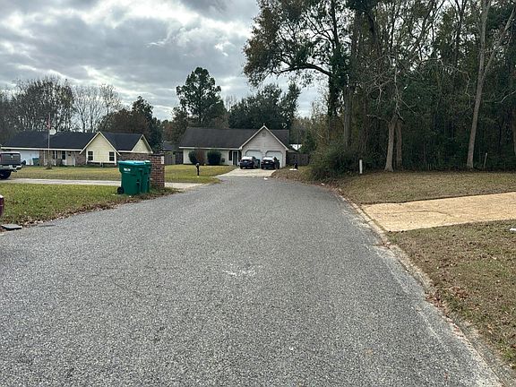 4th image of 15372 Woody Dr