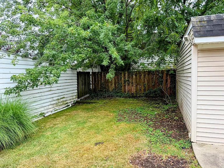 10806 Plymouth Ave — Photo 19