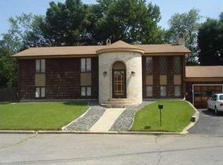 10 City View Cir, North Providence, RI 02911