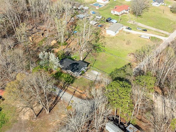 3rd image of 125 Fall St