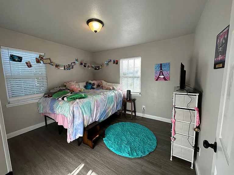 834 Nash St — Photo 5