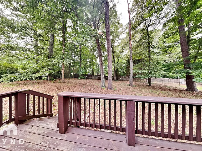 2574 Overlake Dr — Photo 21