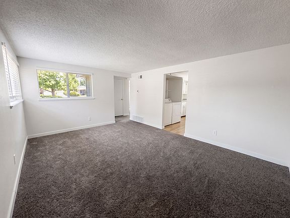 4th image of 2575 Jellison St #2575