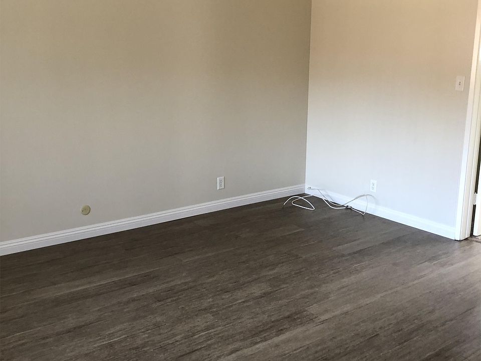 1st image of 921 Arlington Ave APT 40