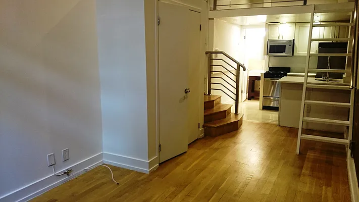 Rented by Sky Management | media 70