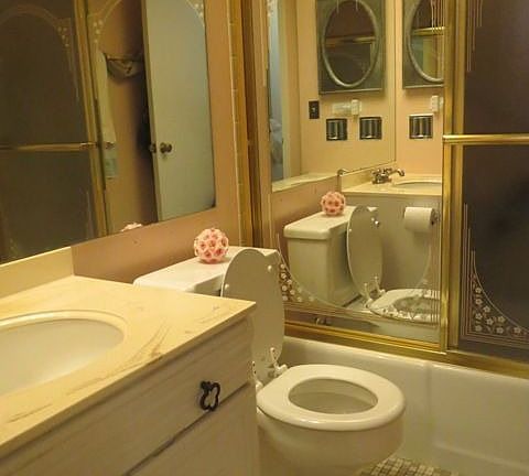 5th image of 7033 N Kedzie Ave APT 1612