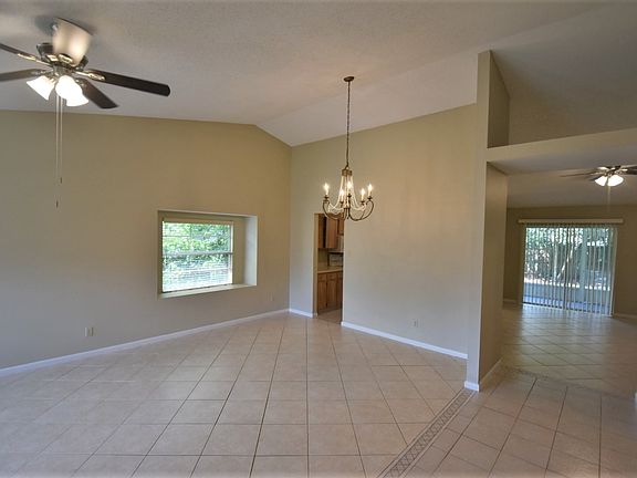 4th image of 8708 Hampden Dr