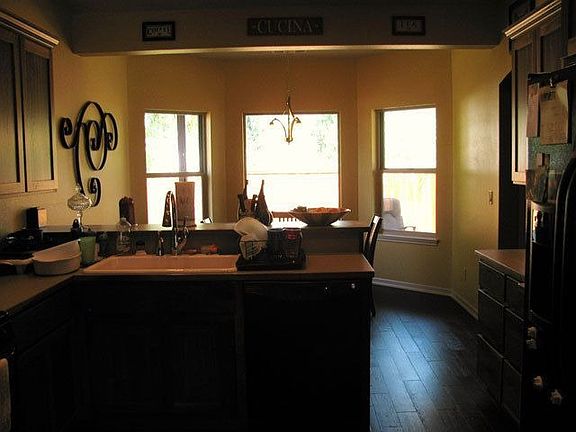 5th image of 1880 Cloverlawn Dr