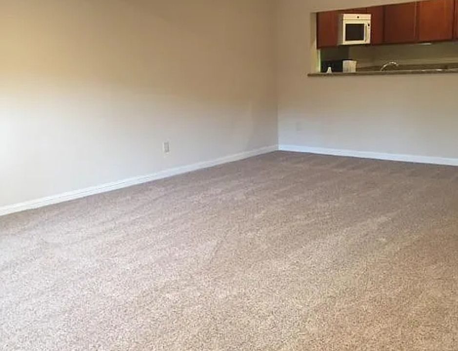 1st image of 745 Gettysburg Way