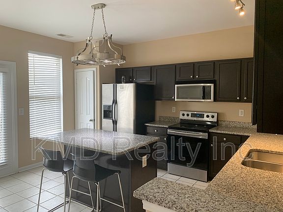 5th image of 13450 Delstone Dr