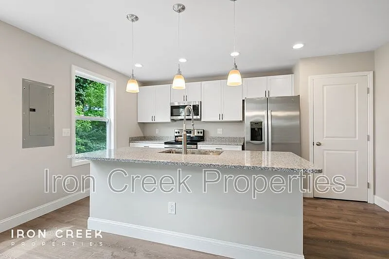 2 bed, 1.5 bath, 960 sqft, $1,695 — Photo 4