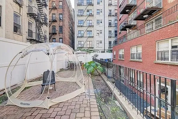 Rented by REAL New York | media 21