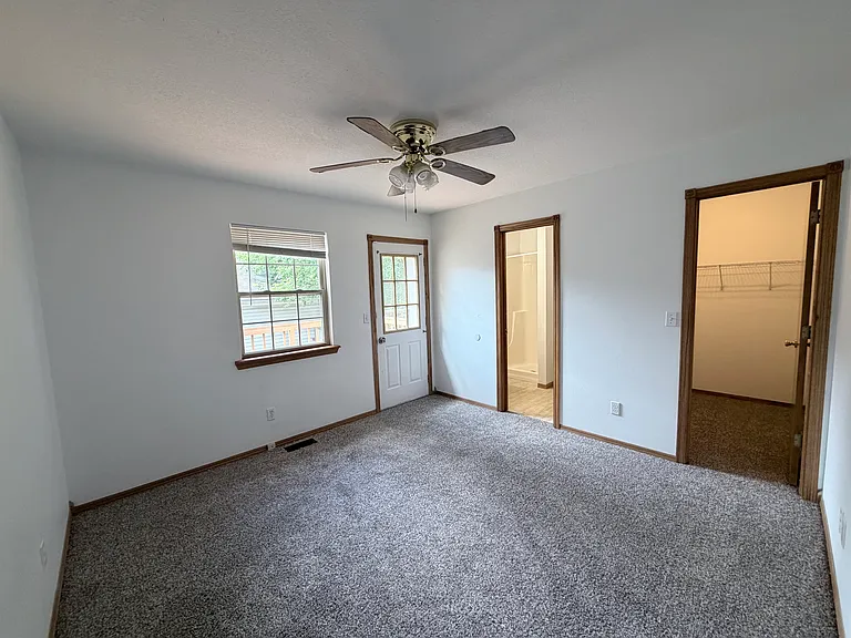 828 S Brownell Ave — Photo 10