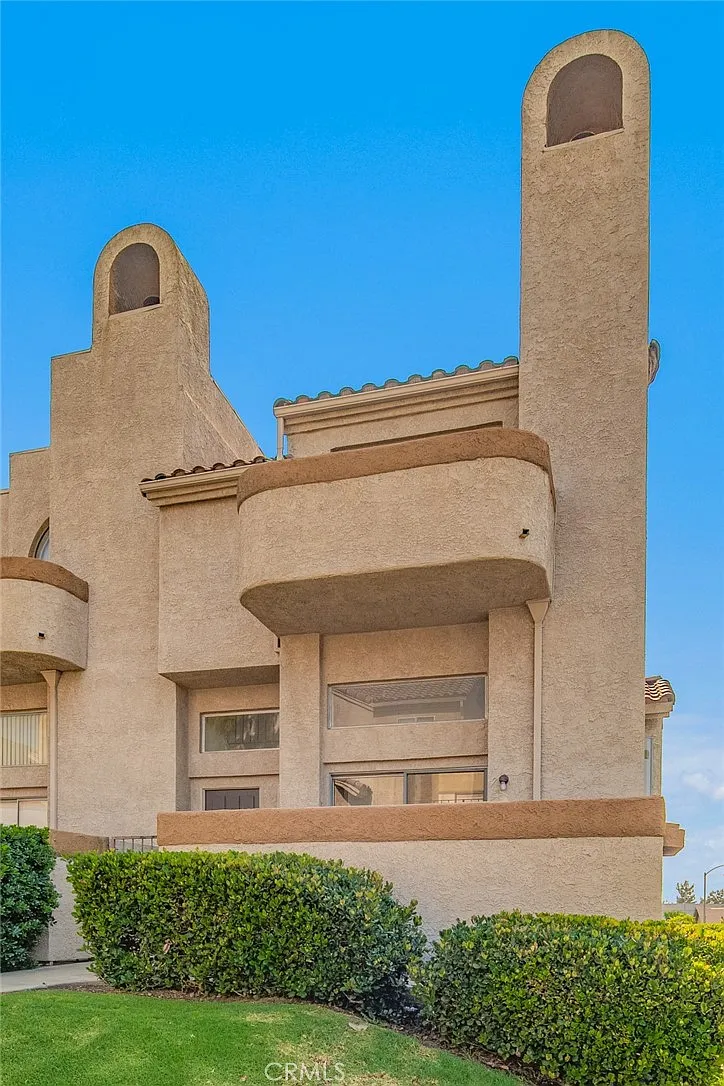 3 bed, 2.5 bath, 1460 sqft, $3,000 — Photo 3