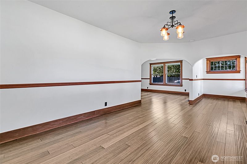 4th image of 401 Varner Avenue SE